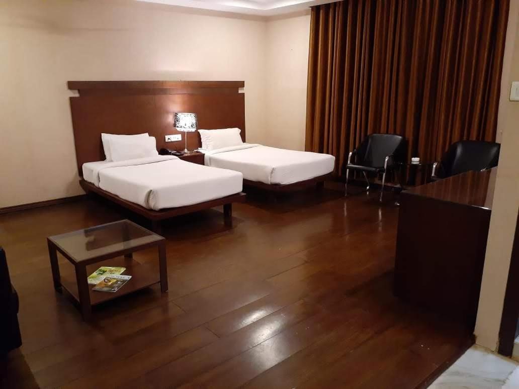 Hotel Md'S Continental Jorhat Bagian luar foto