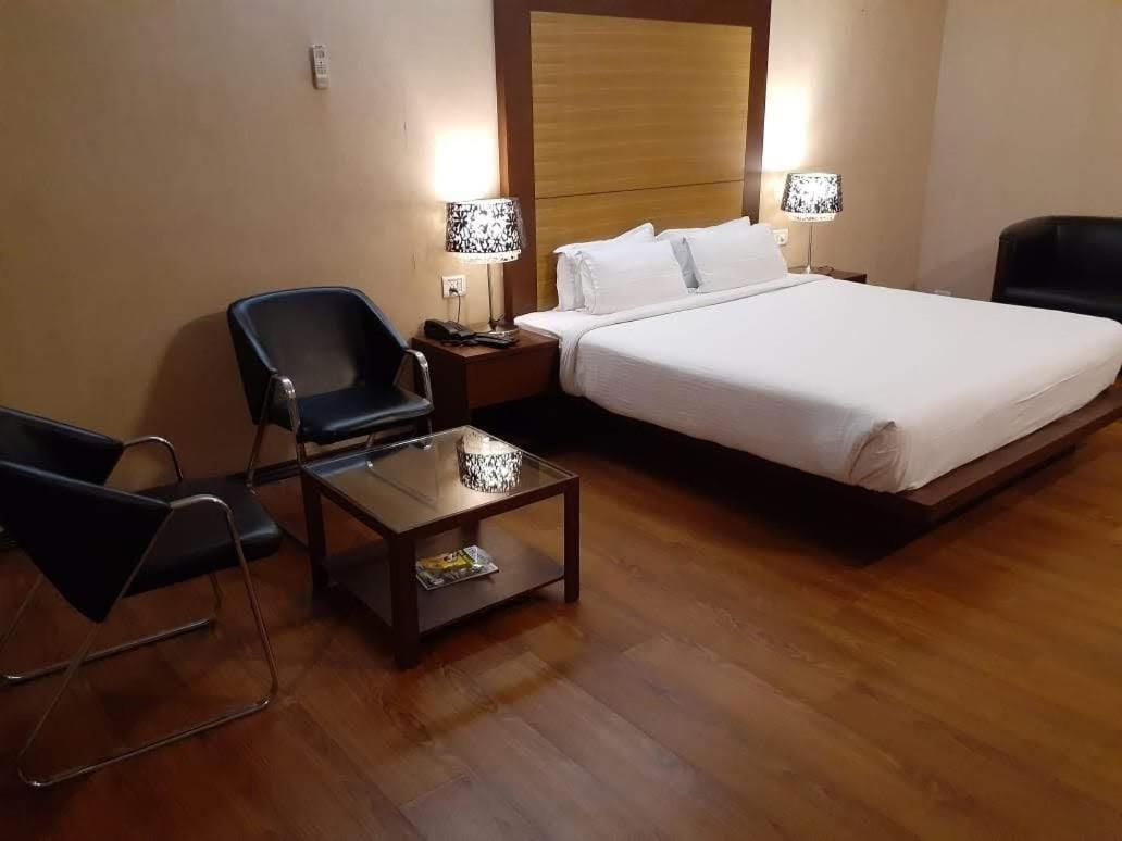Hotel Md'S Continental Jorhat Bagian luar foto