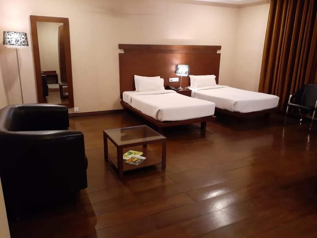 Hotel Md'S Continental Jorhat Bagian luar foto