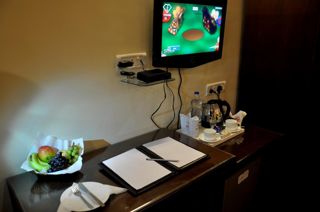 Hotel Md'S Continental Jorhat Bagian luar foto