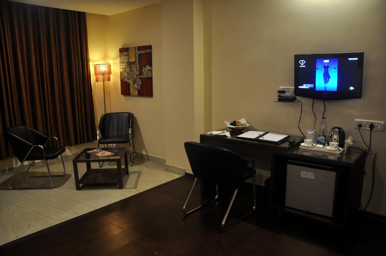 Hotel Md'S Continental Jorhat Bagian luar foto